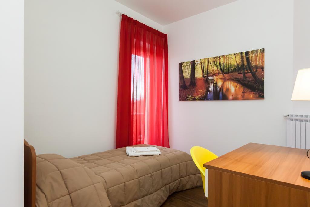 Almes Apartments Rome Chambre photo