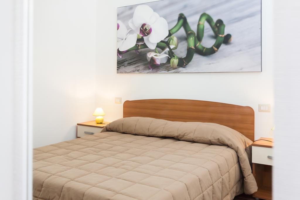 Almes Apartments Rome Chambre photo