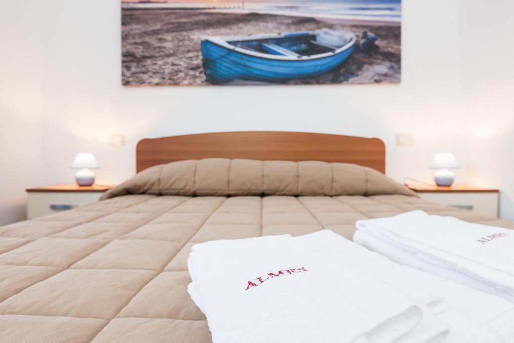 Almes Apartments Rome Chambre photo